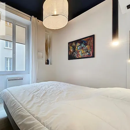 L Atypique D Edouard * Γκρενόμπλ