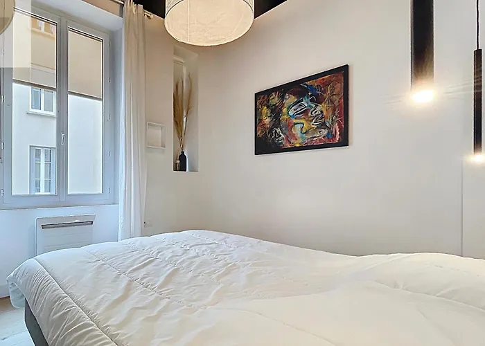 L Atypique D Edouard * גרנובל