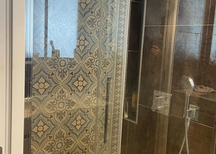 L Atypique D Edouard * גרנובל